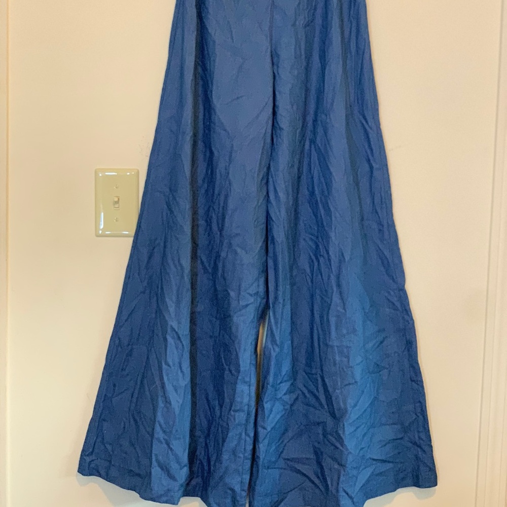 Wide blue jean pant never worn!